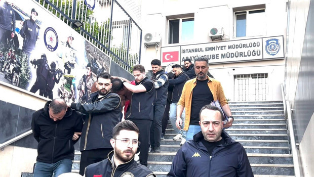İstanbul'da 'Change' Operasyonu: 8 Tutuklama ve 28 Araç Sahiplerine İade