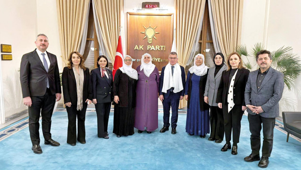Barış Anneleri, Anneler Günü'nde AK Parti'yi Ziyaret Etti mi?