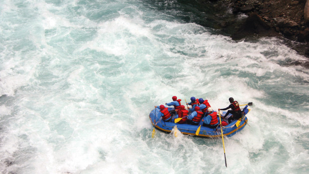 Melen’de rafting kazası... Cansu devrilen botta can verdi