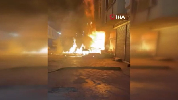 Başakşehir'de korkutan iş yeri yangını