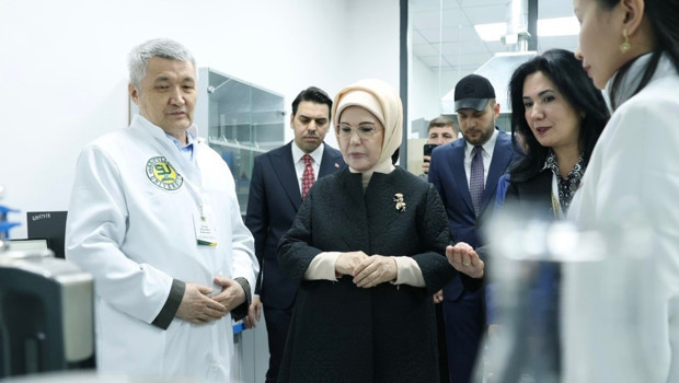 Emine Erdoğan, Kazakistan'da sıfır atık laboratuvarının açılışına katıldı