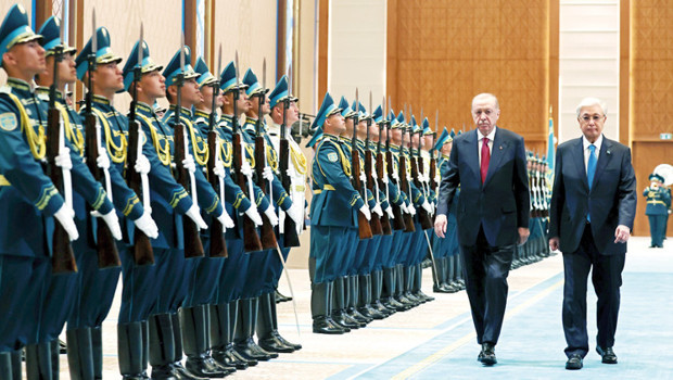 Kazakistan’dan Erdoğan’a ‘Ahmet Yesevi Nişanı’