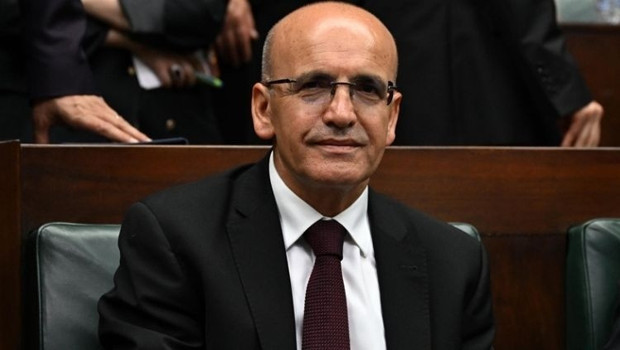 Bakan Şimşek: Faiz dışı bütçe dengesi ilk 4 ayda yıllık 536 milyar lira iyileşti