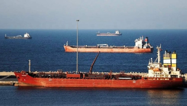 İran’dan Hürmüz’de ‘geçiş ücreti’ inadı