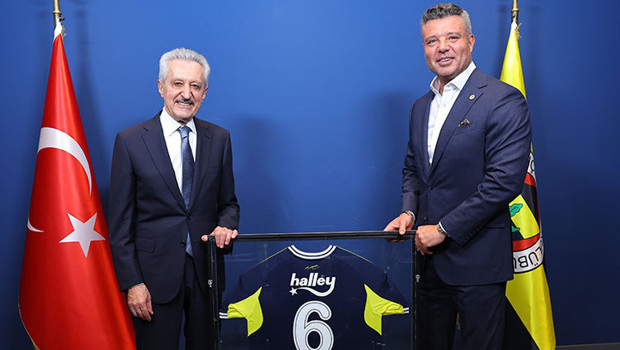 Fenerbahçe'de sürpriz imza!