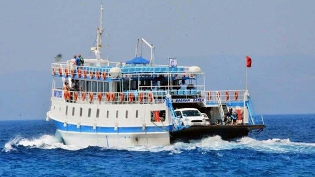 Bodrum’da feribota kuvvetli rüzgar engeli