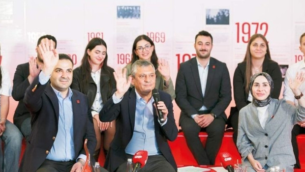 Özel gurbetçi gençlerle buluştu
