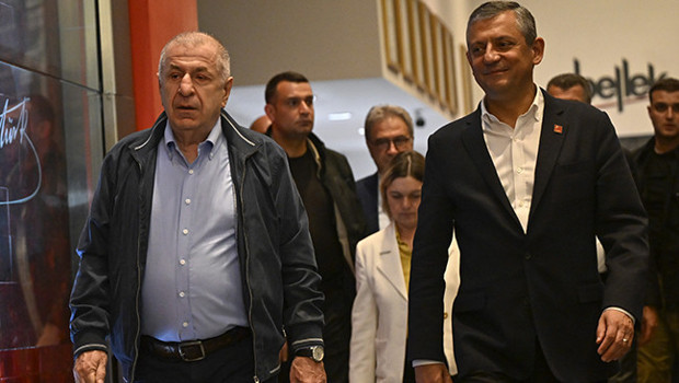 Zafer Partisi Genel Başkanı Özdağ, CHP Genel Merkezi'nde Özel ile görüştü