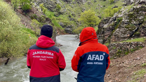 Muş'ta dereye düşen Gülsima Yıldız'ı arama çalışmaları sürüyor