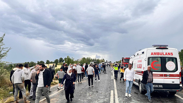 Manisa'da zincirleme kaza: 8 yaralı