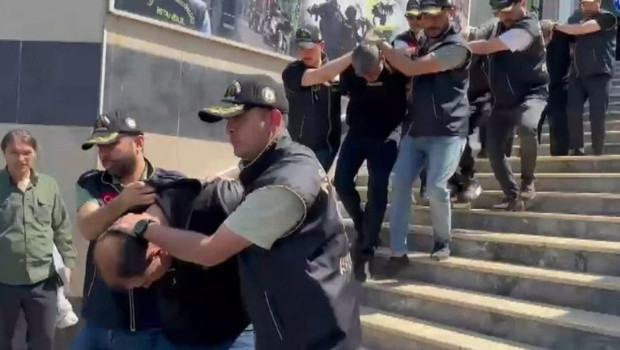 Dehşete düşüren olay... Alacaklıyı pencereden atarak öldürdüler, 4 şüpheli yakalandı