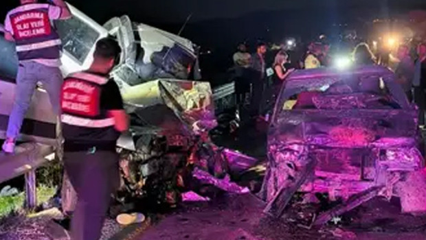 Mersin'de zincirleme kaza: 1 ölü, 5 yaralı