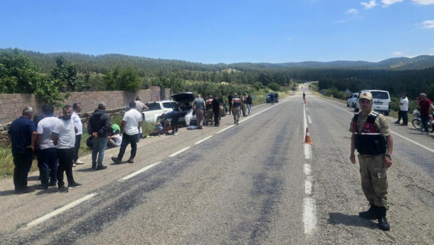 Kilis’te pikap ile otomobil çarpıştı