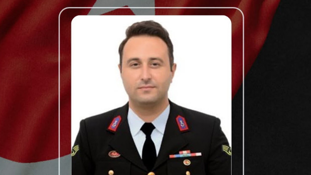 Otomobilin çarptığı jandarma astsubay, trafik kazasında şehit oldu
