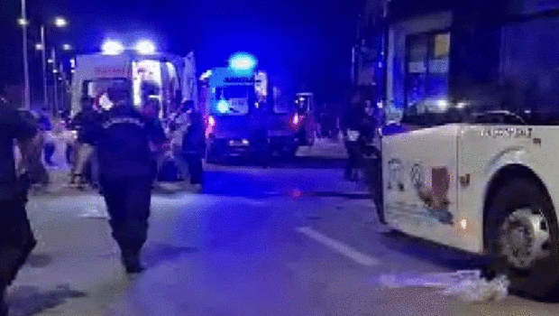 Diyarbakır’da belediye otobüsü ile otomobil çarpıştı: 2 ölü, 7 yaralı