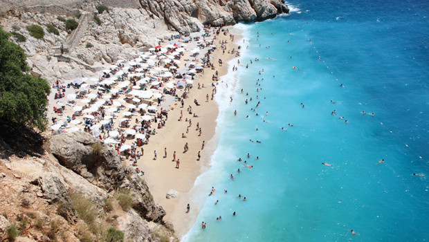 Kaputaş turizmcileri sevindirdi: Avrupa’nın en iyi 10 plajından biri