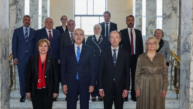 TBMM Başkanı Kurtulmuş, Finlandiya Parlamentosu Başkanı Halla-Aho ile görüştü