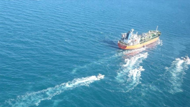 ABD ordusundan Hint Okyanusu'ndaki petrol tankerine müdahale