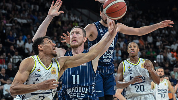 Anadolu Efes ve Fenerbahçe 4. randevuda!