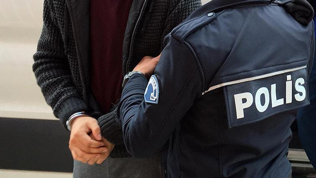 Kendilerini polis ve savcı olarak tanıtan şüpheliler yakalandı