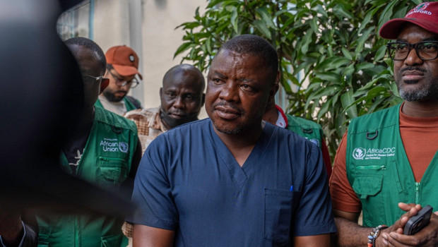 İlk kurbanlardan biriydi, Ebola’yı mucizevi şekilde yendi! Şimdi ise her gün ölüm tehditleri alıyor