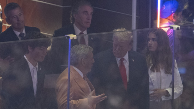 New York'taki NBA final maçında Trump'a şok! Seyir