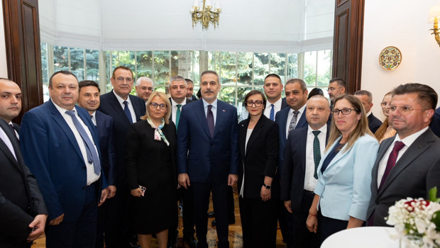 Bakan Fidan, Bulgaristan'daki Türk iş insanlarıyla bir araya geldi