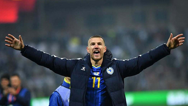 Edin Dzeko, Bosna Hersek'teki çocuklara bir mektup yazdı