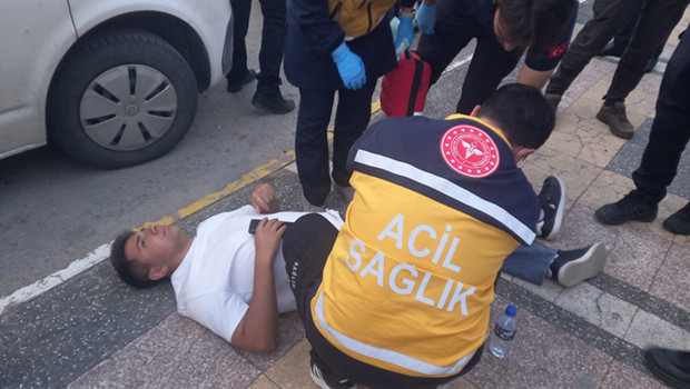 'Yan baktın?' tartışmasında bıçakla yaralandı