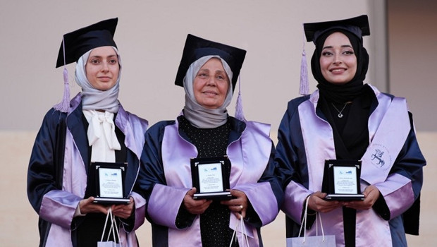 57 yaşında okul birincisi