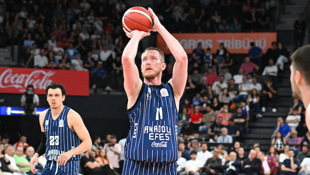 Anadolu Efes'te Rolands Smits ile yollar ayrıldı!