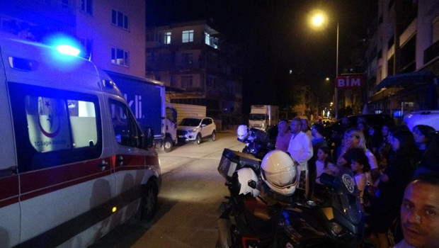 Apartmanda çıkan yangın mahalleliyi sokağa döktü