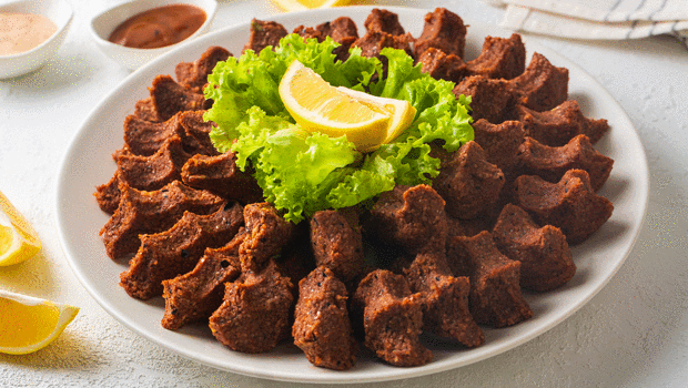 Etli çiğ köfte nasıl yapılır? Yanına ne gider?