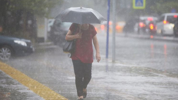 Meteoroloji'den uyarı: Bazı bölgelerde sağanak yağış ve kuvvetli rüzgar bekleniyor