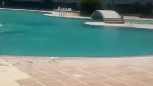 Mersin'de haşema ile havuza alınmama iddiası! Site görevlisi tutuklandı