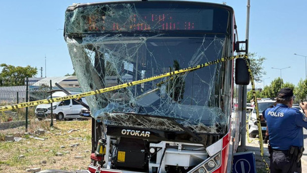 Son dakika... Ankara'da belediye otobüsü kaza yaptı: 1 can kaybı, 9 yaralı