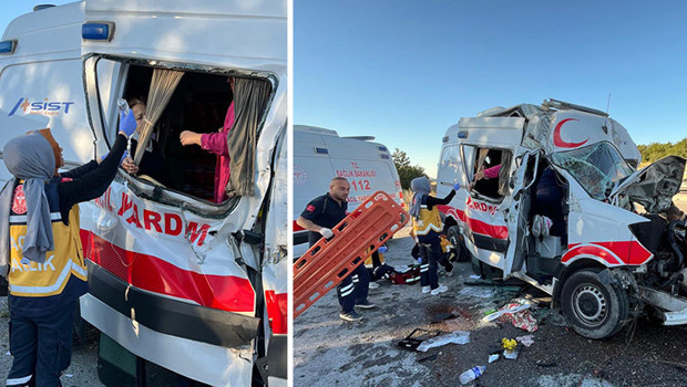 Ambulans TIR'a çarptı: Araçtaki hasta hayatını kaybetti