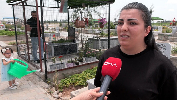 Mezarlıkta vicdanları sızlatan görüntü: Her defasında aynı şey oluyordu: Aile son çare olarak etrafını çitle çevirdi
