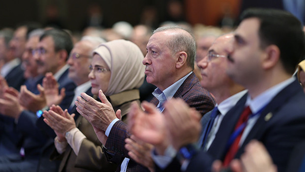 AK Parti'nin yeni şarkısı ilk kez dinletildi: 'Efsane Büyük Başkan'