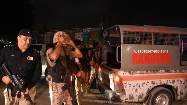 Pakistan'da bombalı saldırı: 3 kişi öldü, 3 saldırgan etkisiz hale getirildi