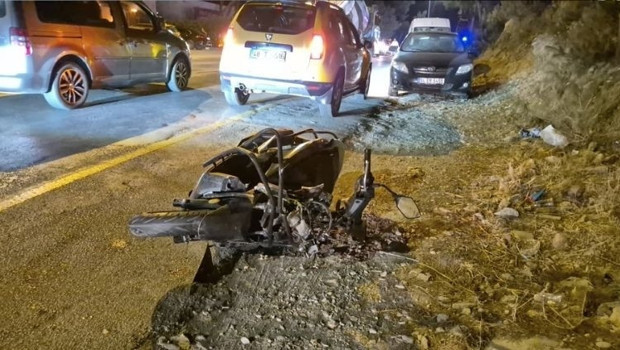 Taksi ile motosiklet çarpıştı: 1 ölü, 1 ağır yaralı