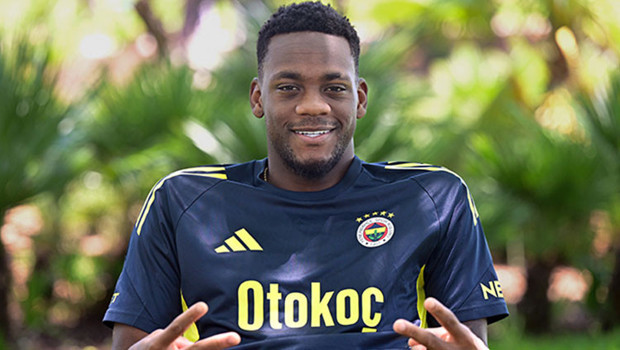 Galatasaray ile Jhon Duran el sıkıştı!