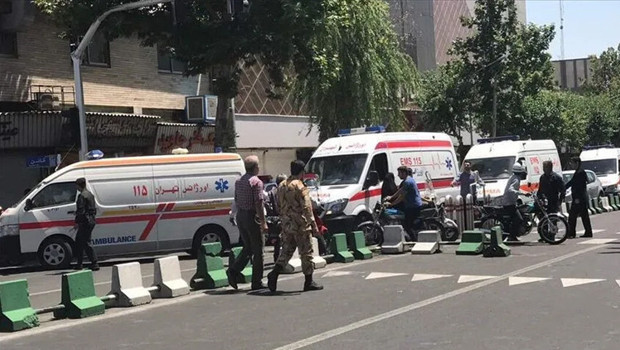 İran'da terör saldırısı: 1 polis hayatını kaybetti