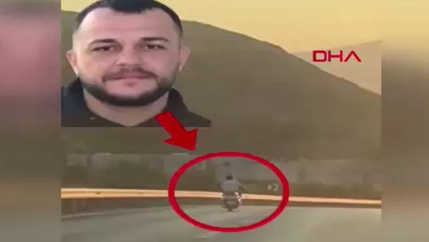 Bariyerlere çarpan motosikletin sürücüsü öldü; kaza kamerada
