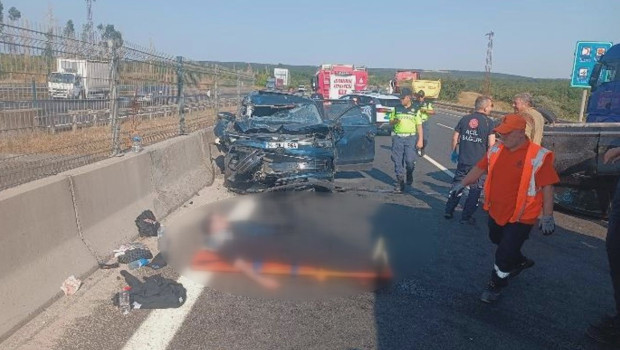TEM Otoyolu'nda üç aracın karıştığı zincirleme kaza: 5 yaralı