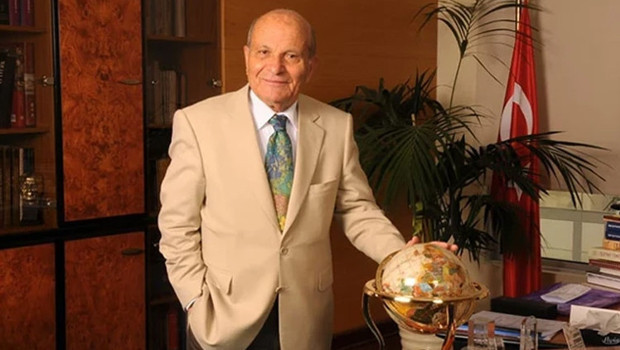 Eğitimci Fahamettin Akıngüç 100 yaşında hayatını kaybetti