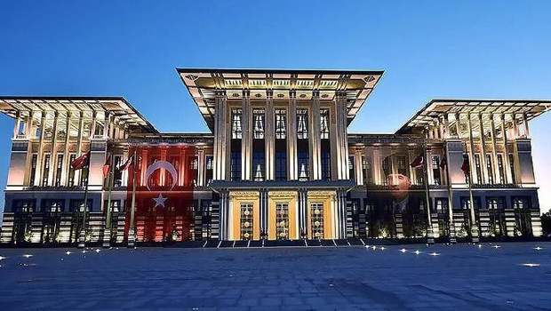 Ankara Valiliği 'tedirgin olmayın' diyerek duyurdu: Cumhurbaşkanlığı Külliyesi üzerinde 15 dakikalık gösteri uçuşu