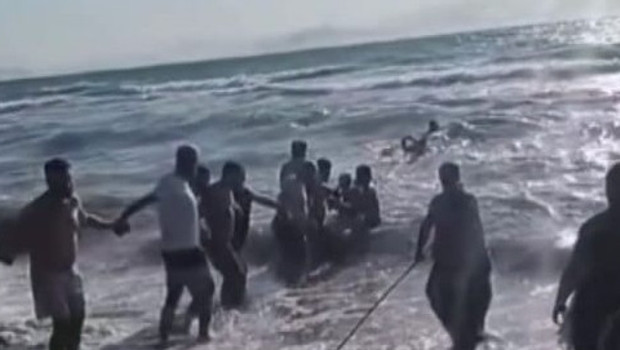Kuşadası’nda denize giren 3 kişi boğuldu