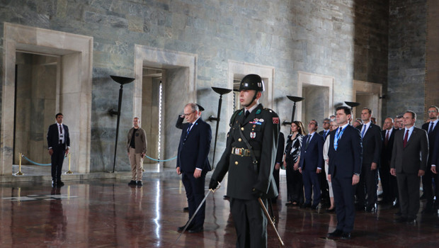 NATO heyetinden Anıtkabir'e ziyaret haber görseli