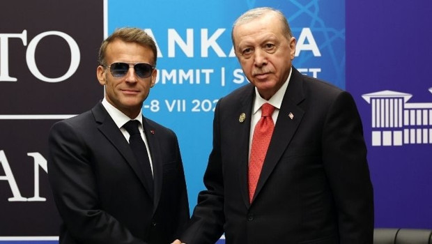 Macron'dan Erdoğan'a "Selamlarınızı ilettim" paylaşımı haber görseli